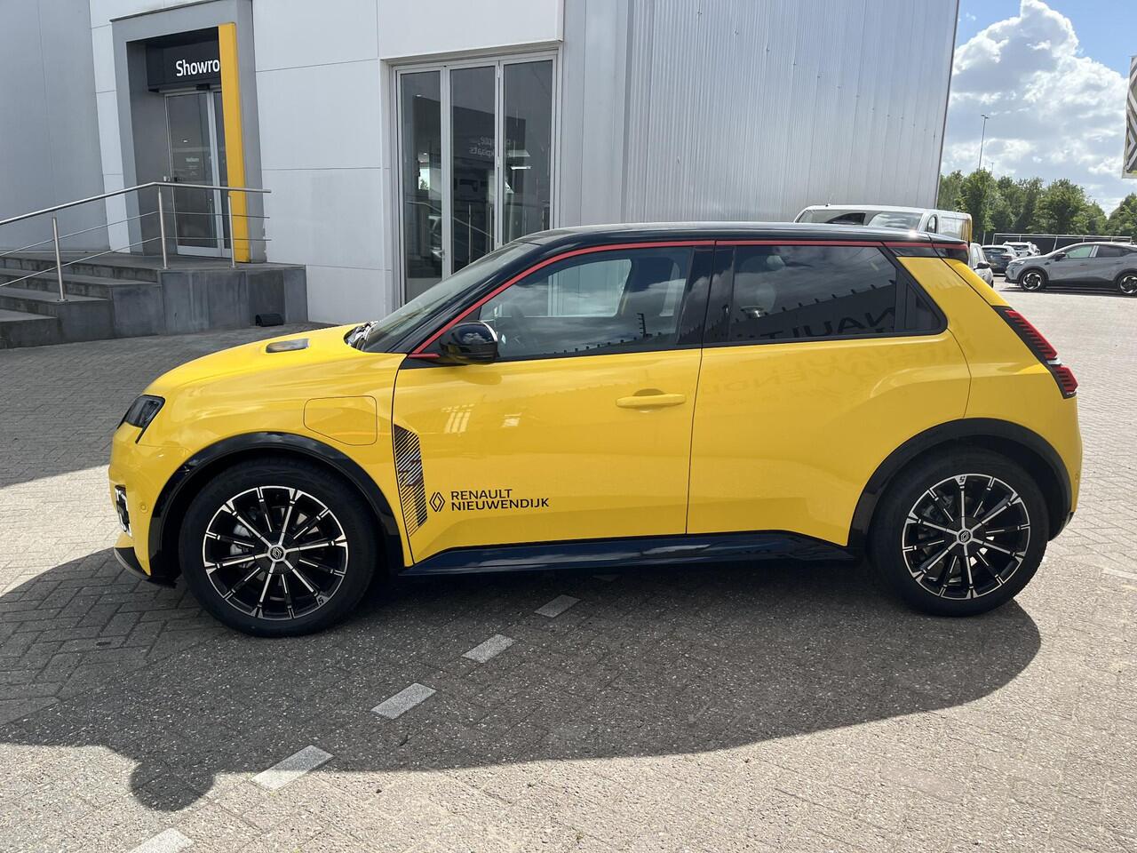 Renault 5 comfort range iconic cinq 52 kWh / Demo Zuidoost / Vraag naar beschikbaarheid