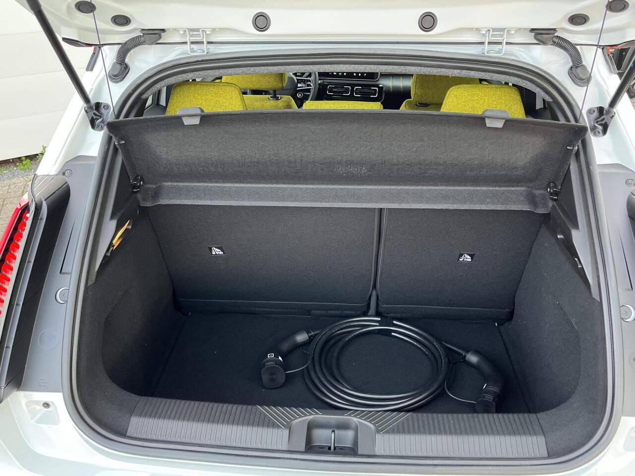 Renault 5 urban range iconic cinq 40 kWh | Pack Safety & Advanced driving assist | Nieuw voertuig bel voor beschikbaarheid!