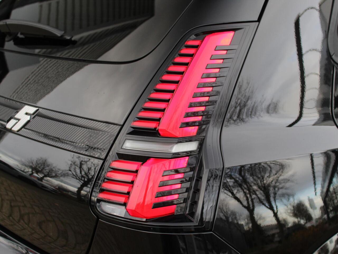 Renault 5 comfort range iconic cinq 52 kWh AUTOMAAT / NIEUW / DIRECT RIJDEN / HARMAN KARDON / PACK WINTER / DAKSTICKER / NAVI / ADAPT. CRUISE / CLIMATE / CAMERA / PDC / PRIVACY GLASS / 18'' LMV