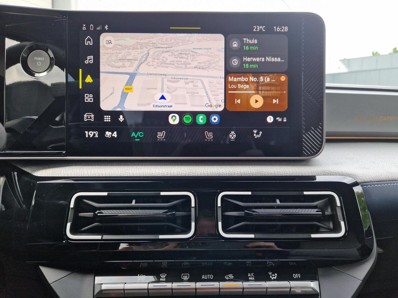 Renault 5 Comfort Range Roland-Garros 52 kWh / Afneembare Trekhaak / Harmon Kardon Audio / Adaptief Cruise Control / Stoel & Stuurverwarming / Warmtepomp / Google Navigatie /