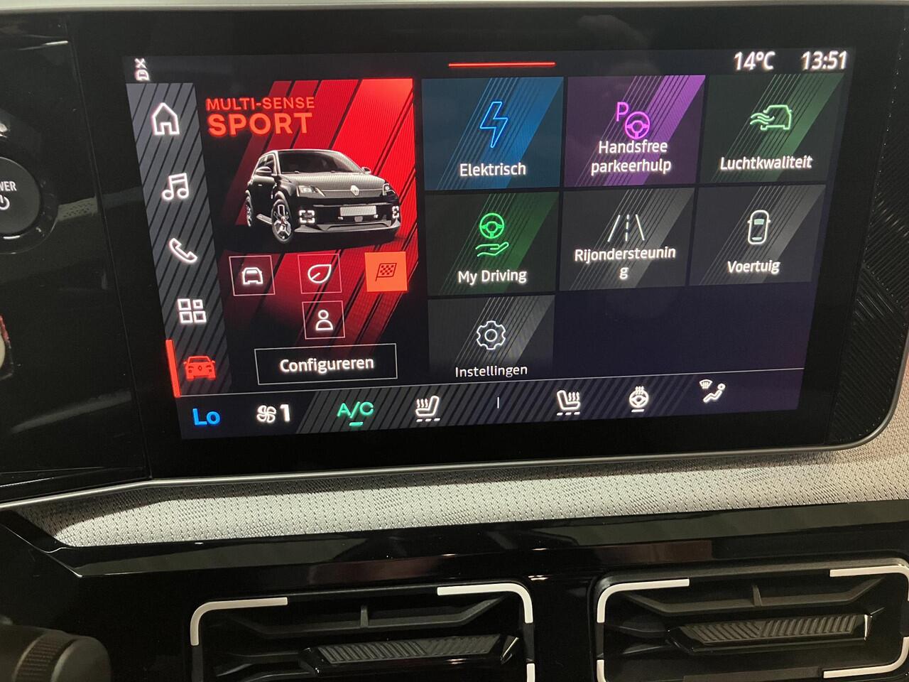 Renault 5 comfort range Roland-Garros 52 kWh / ¤1.300,- Orderpremie / Google Maps Navigatie / Stoel- en Stuurverwarming / Camera / Multi-Sense /