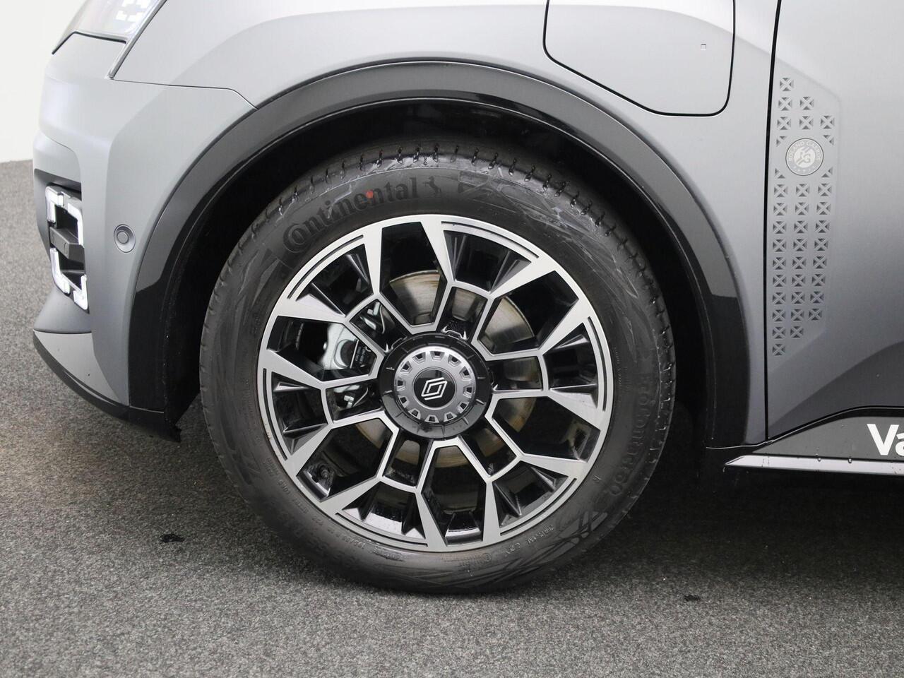 Renault 5 comfort range Roland-Garros 52 kWh | Pack Safety & Advanced Driving Assist | Harman Kardon Audio | Stoel- en Stuurwielverwarming | Camera | Draadloze Smartphonelader | 18" LMV 'Electro' | LED Pure Vision | Android Automotive