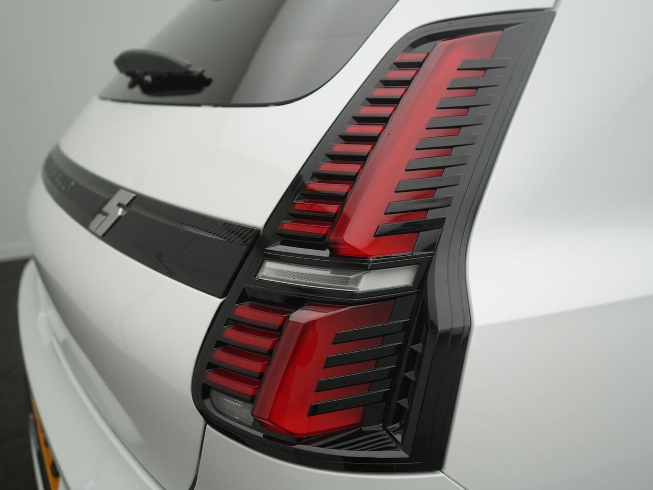 Renault 5 Comfort Range Iconic Cinq 52 kWh - Occasion Lease Vanaf ¤383 p/m - RIJKLAARPRIJS - Adaptieve Cruise Control - Achteruitrijcamera