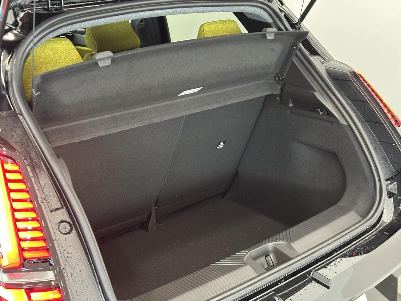 Renault 5 Urban Range Iconic Cinq 40 kWh | Harman Kardon | All season banden | Pack Safety & Advanced Driving Assist | Van: ¤ 33.959,- nu rijklaar voor: ¤ 32.459,-