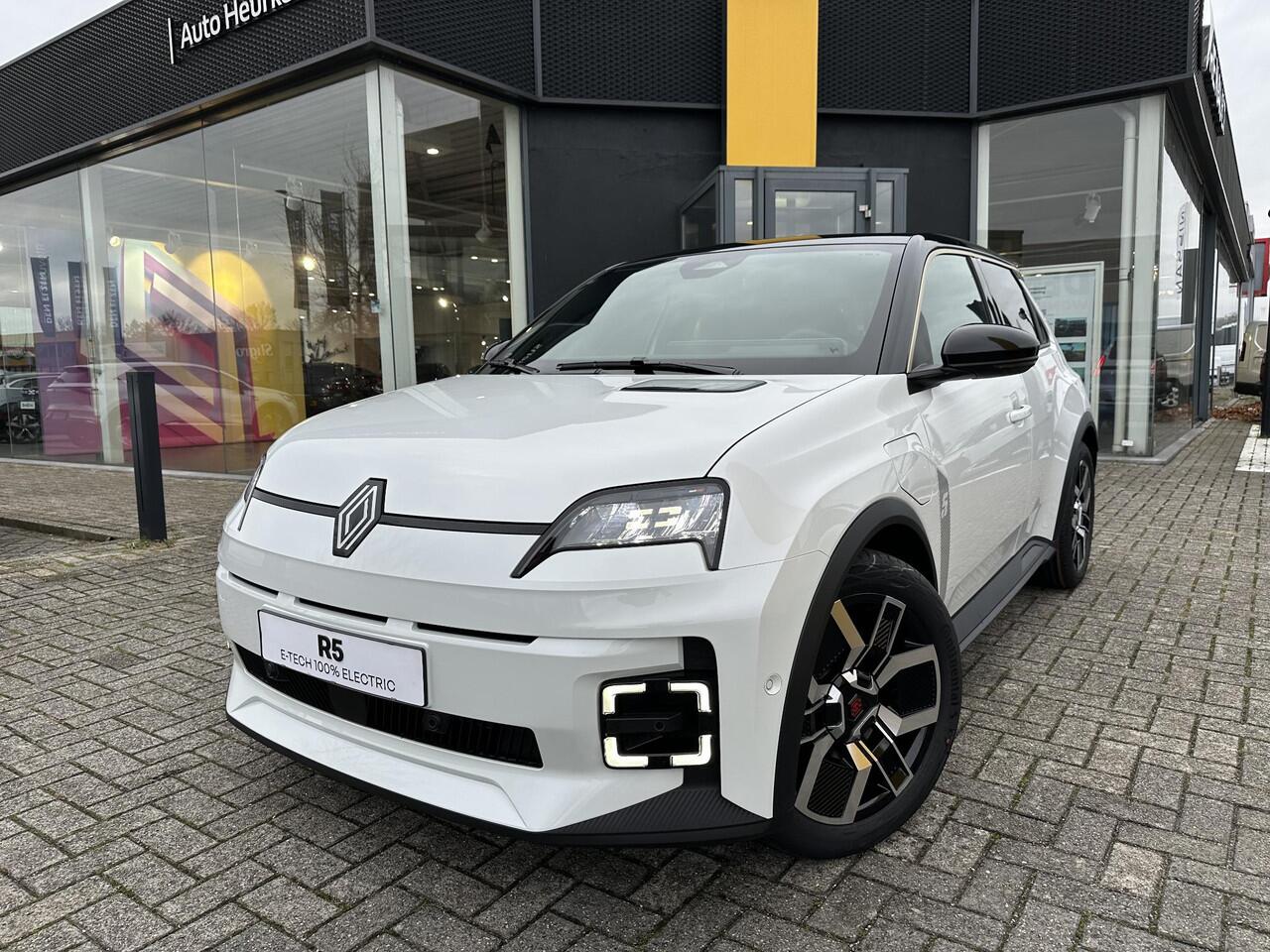 Renault 5 Techno Urban Range Techno 120 pk l Meer dan ¤ 1.500 voorraadvoordeel! l Gratis 5 jaar fabrieksgarantie! l Uit voorraad leverbaar!