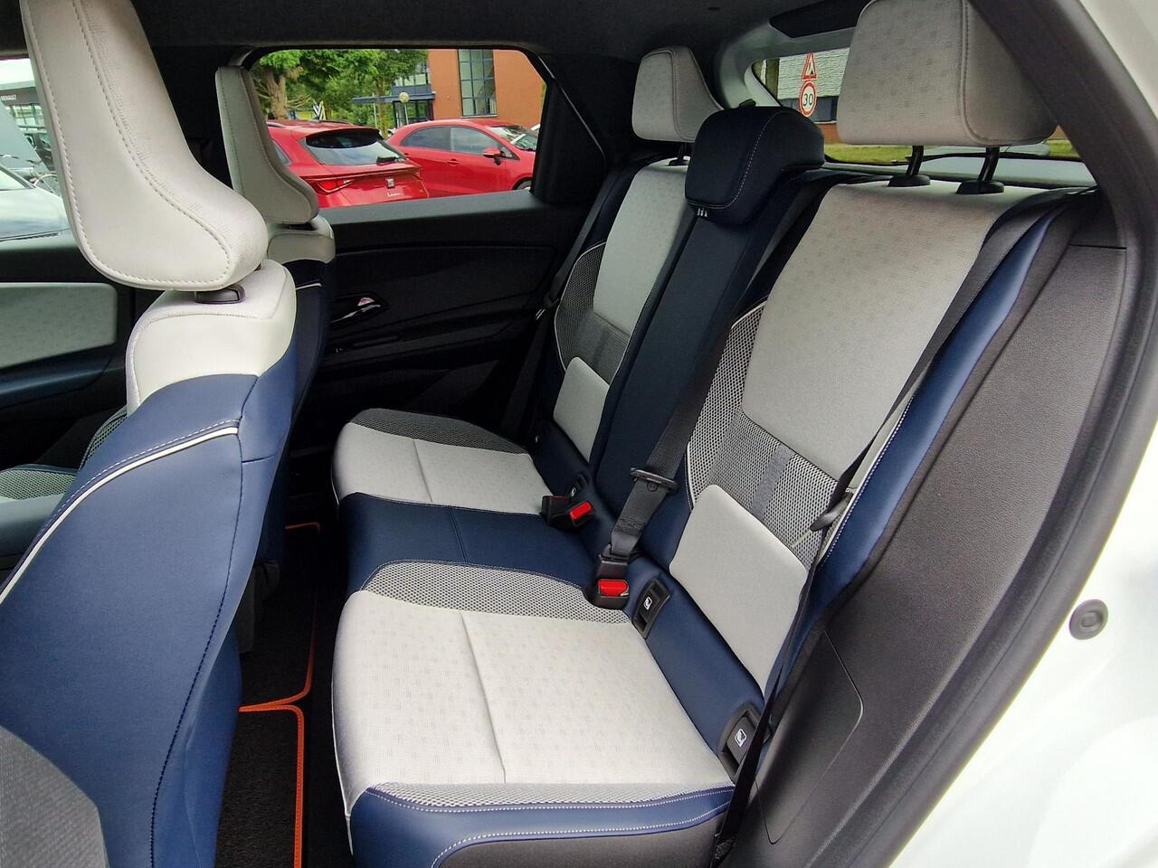 Renault 5 Comfort Range Roland-Garros 52 kWh / Afneembare Trekhaak / Harmon Kardon Audio / Adaptief Cruise Control / Stoel & Stuurverwarming / Warmtepomp / Google Navigatie /