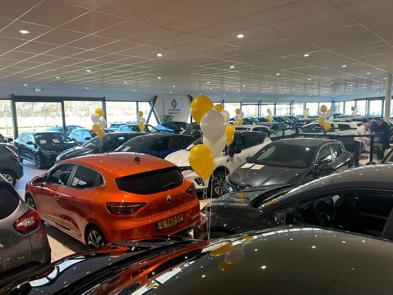 Renault 5 comfort range iconic cinq 52 kWh | 18" LM Velgen | Camera | Adaptive cruise | Harman Kardon | DEMONSTRATIE AUTO, VRAAG NAAR BESCHIKBAARHEID ! |