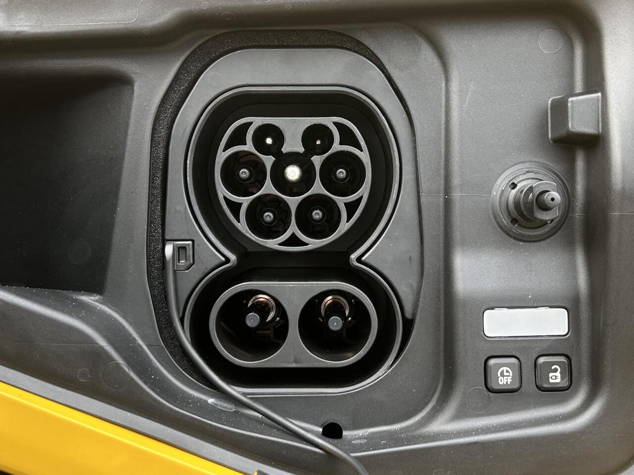 Renault 5 comfort range iconic cinq 52 kWh / Demo, levertijd in overleg / Adaptief Cruise Control / Google Navigatie / Achteruitrijcamera / Stoel & Stuurverwarming / CCS Snel Laden /