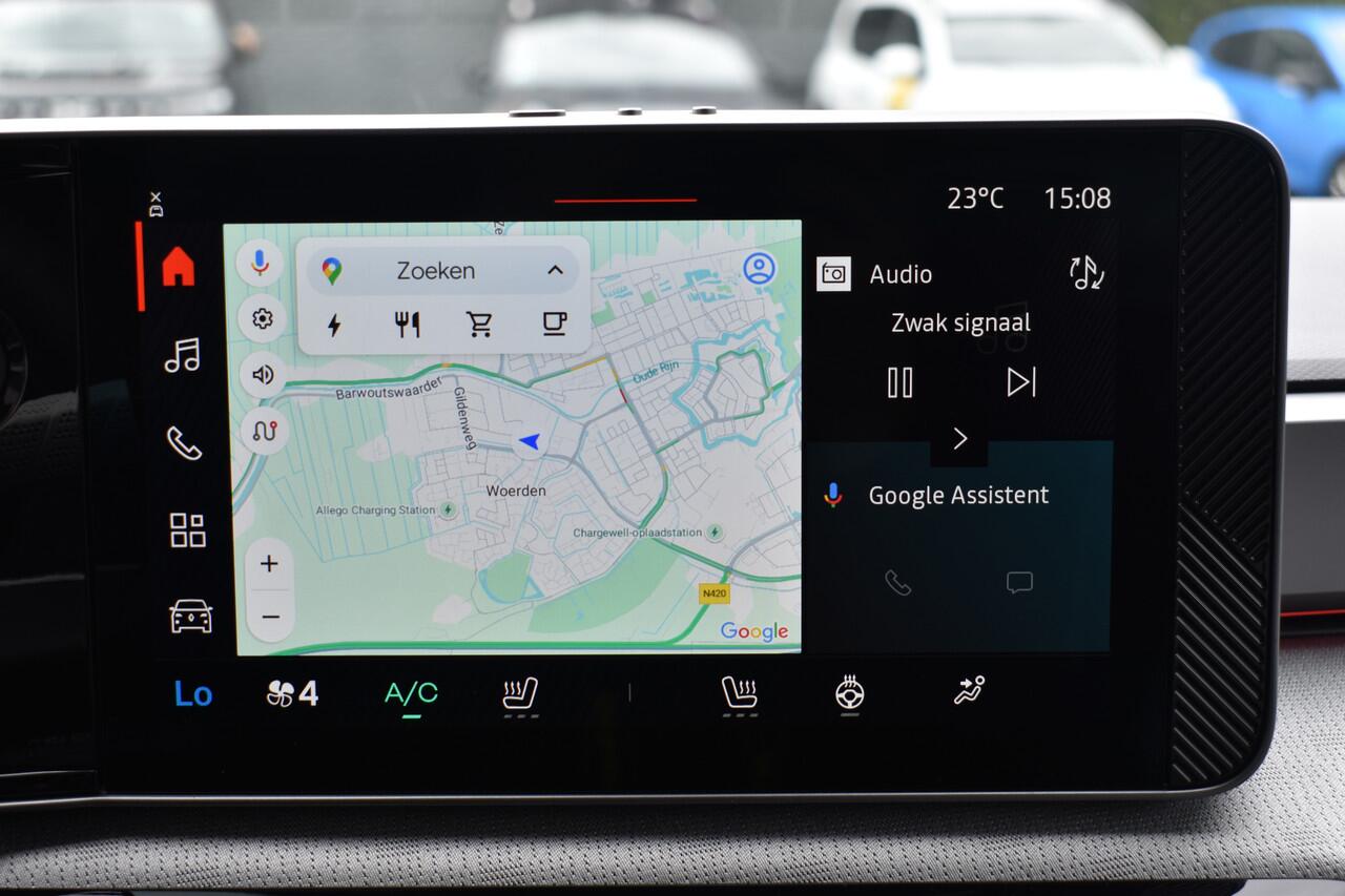 Renault 5 Roland-Garros | Achteruitrijcamera | Elektrisch verwarmbare voorstoelen | ISOFIX-bevestigingssysteem voor kinderzitjes op passagiersstoel en op de twee buitenste zitplaatsen achter