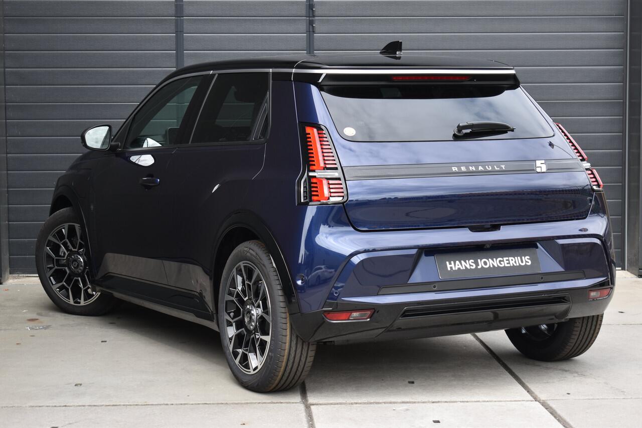 Renault 5 Roland-Garros | Achteruitrijcamera | Elektrisch verwarmbare voorstoelen | ISOFIX-bevestigingssysteem voor kinderzitjes op passagiersstoel en op de twee buitenste zitplaatsen achter
