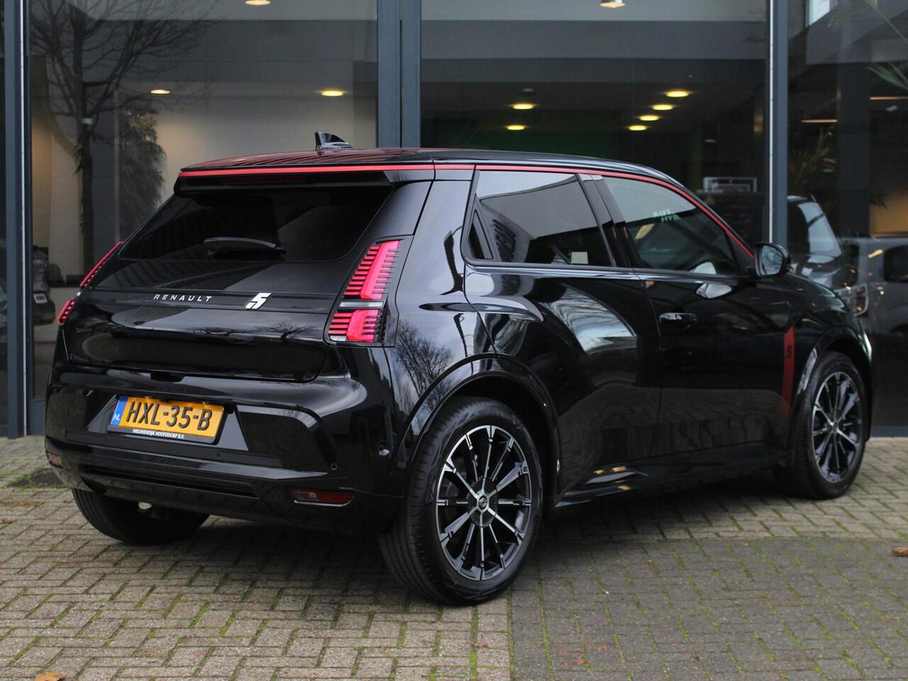 Renault 5 comfort range iconic cinq 52 kWh AUTOMAAT / NIEUW / DIRECT RIJDEN / HARMAN KARDON / PACK WINTER / DAKSTICKER / NAVI / ADAPT. CRUISE / CLIMATE / CAMERA / PDC / PRIVACY GLASS / 18'' LMV