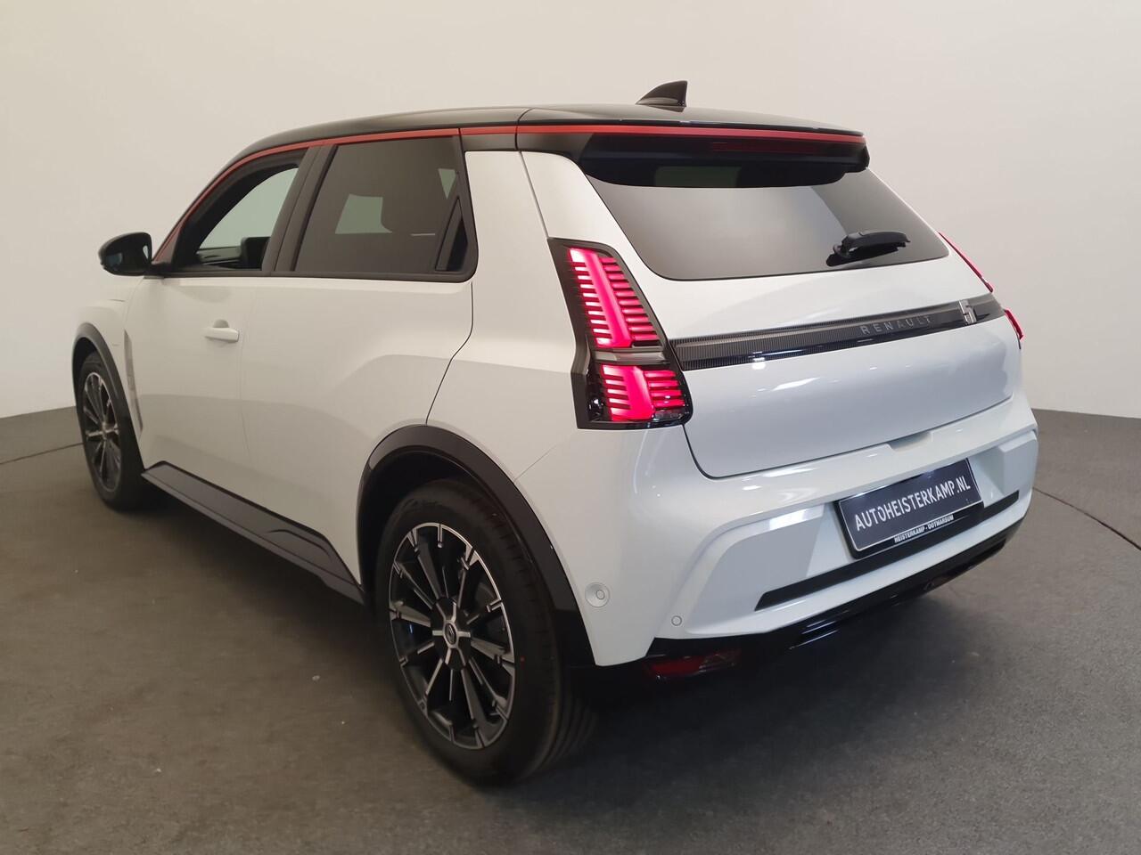 Renault 5 comfort range iconic cinq 52 kWh 150pk Camera, ACC