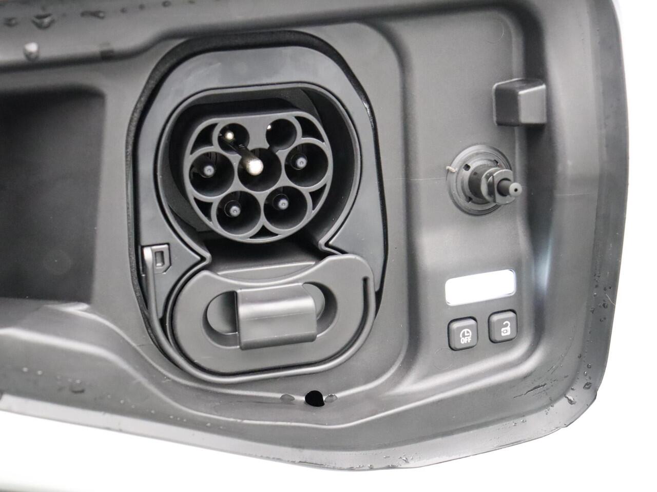 Renault 5 Techno Comfort range | Achteruitrijcamera | ISOFIX-bevestigingssysteem voor kinderzitjes op passagiersstoel en op de twee buitenste zitplaatsen achter | LED-dagrijverlichting met specifiek vormgegeven lichtsignatuur