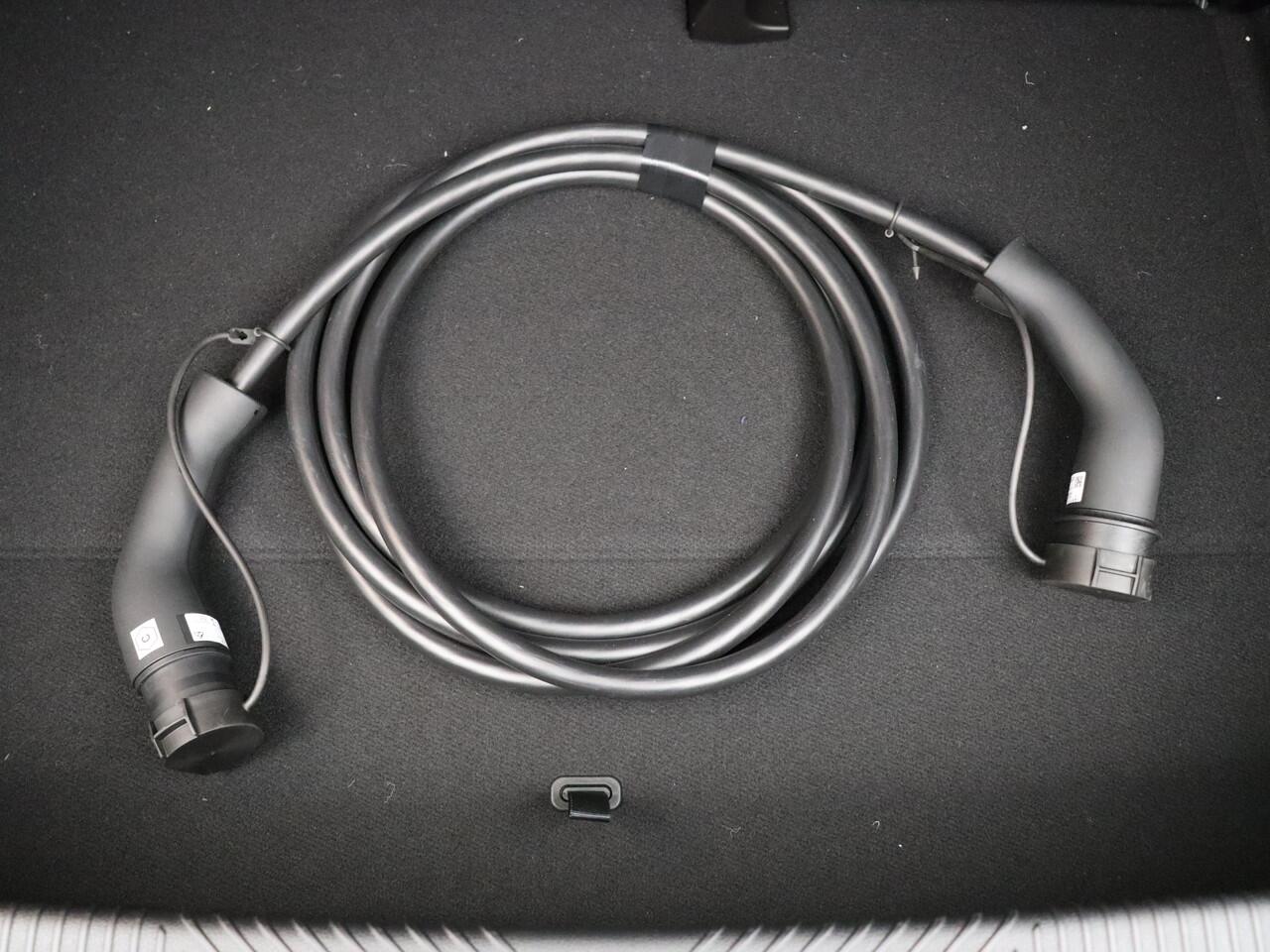 Renault 5 Iconic cinq Comfort range | Achteruitrijcamera | Elektrisch verwarmbare voorstoelen | ISOFIX-bevestigingssysteem voor kinderzitjes op passagiersstoel en op de twee buitenste zitplaatsen achter