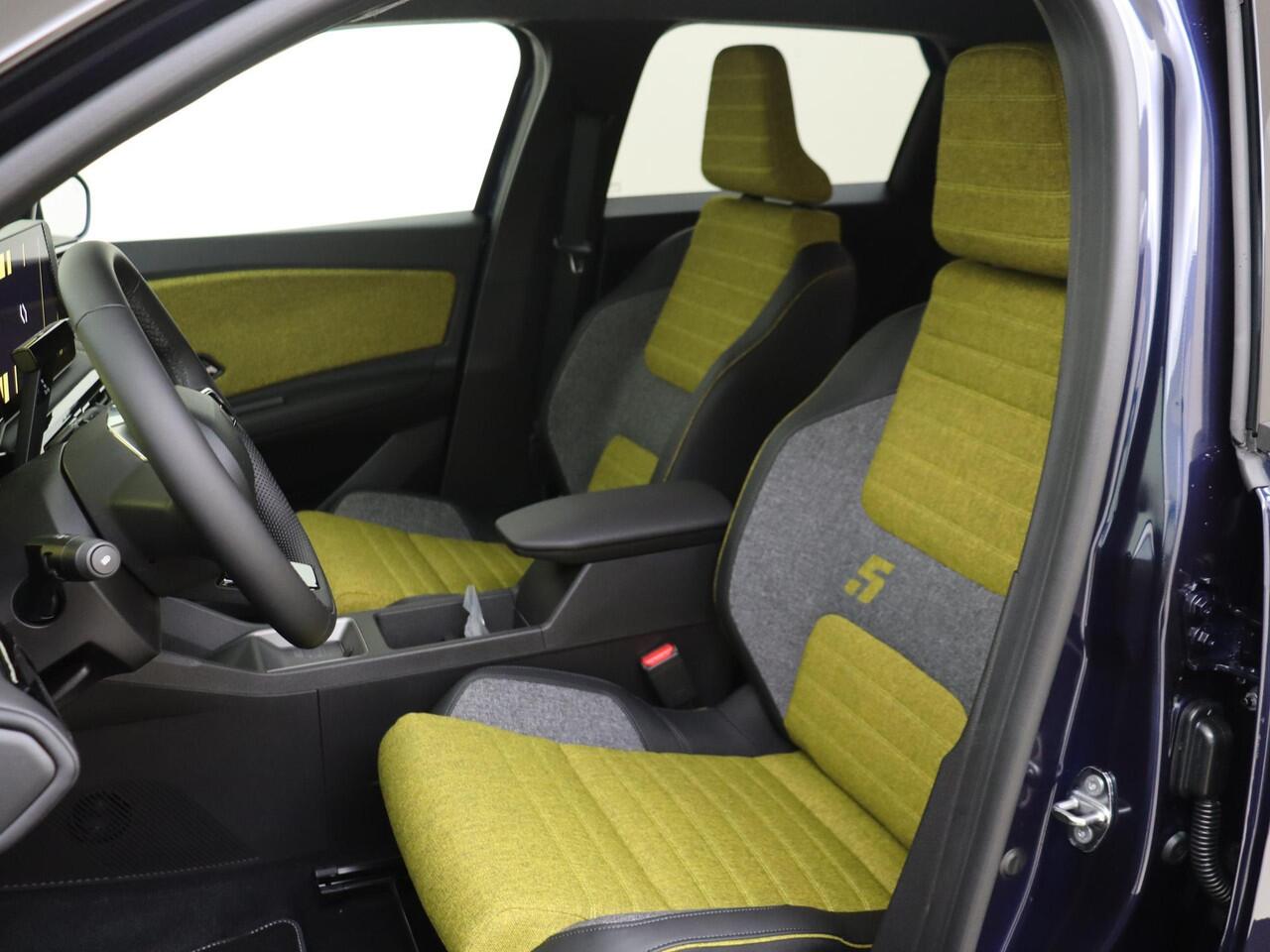 Renault 5 E-TECH comfort range iconic cinq 52 kWh Renault 5 comfort range iconic cinq 52 kWh |