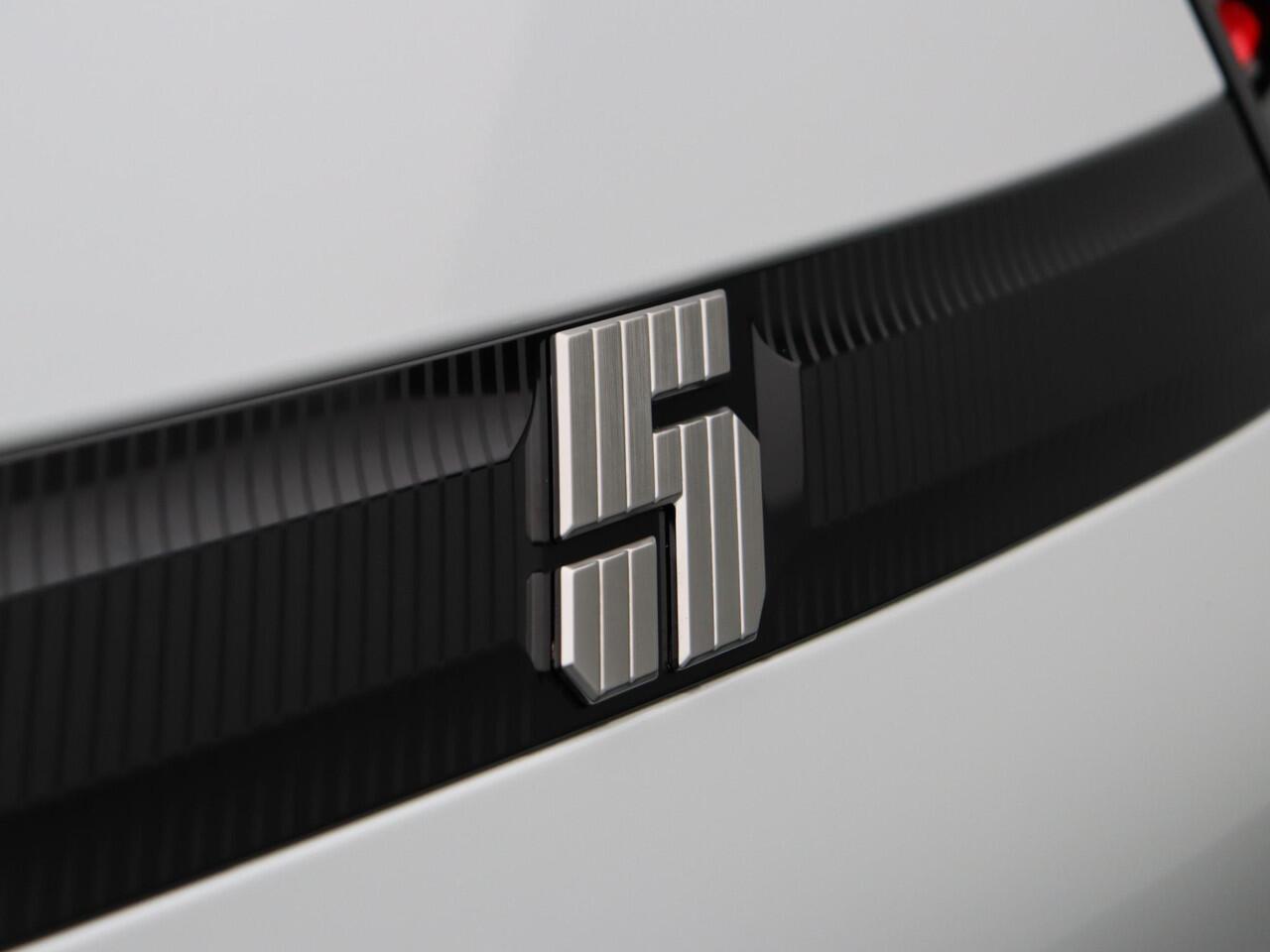 Renault 5 Techno Comfort range | Achteruitrijcamera | ISOFIX-bevestigingssysteem voor kinderzitjes op passagiersstoel en op de twee buitenste zitplaatsen achter | LED-dagrijverlichting met specifiek vormgegeven lichtsignatuur