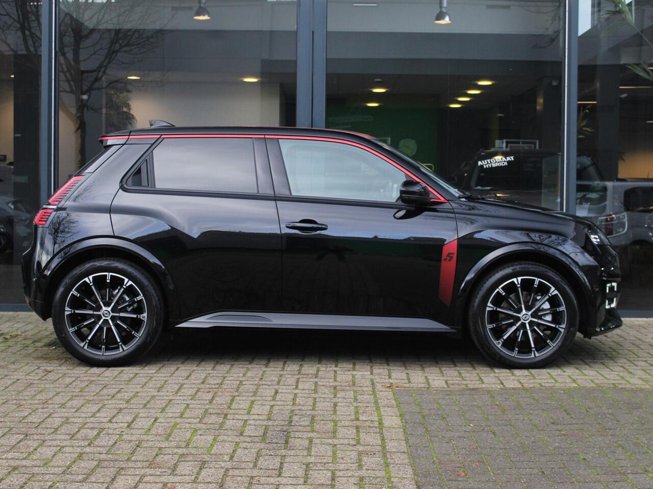 Renault 5 comfort range iconic cinq 52 kWh AUTOMAAT / NIEUW / DIRECT RIJDEN / HARMAN KARDON / PACK WINTER / DAKSTICKER / NAVI / ADAPT. CRUISE / CLIMATE / CAMERA / PDC / PRIVACY GLASS / 18'' LMV