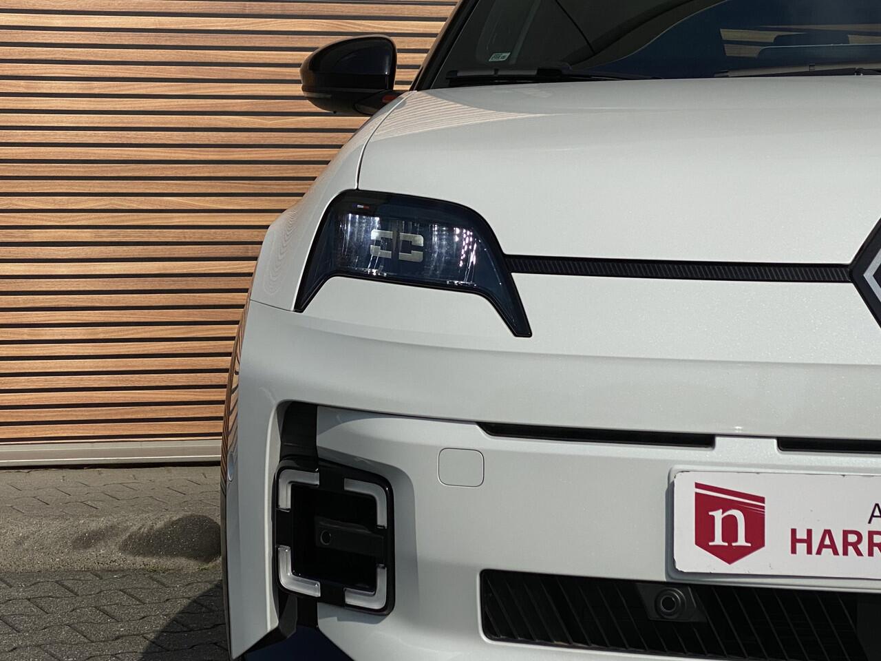 Renault 5 comfort range iconic cinq 52 kWh Harman Kardon premium audio / Nwe auto