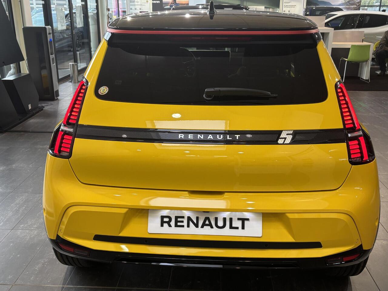 Renault 5 comfort range iconic cinq 52 kWh / PARKEERSENSOREN + CAMERA / STOEL- EN STUURVERWARMING / APPLE & ANDROID AUTO /