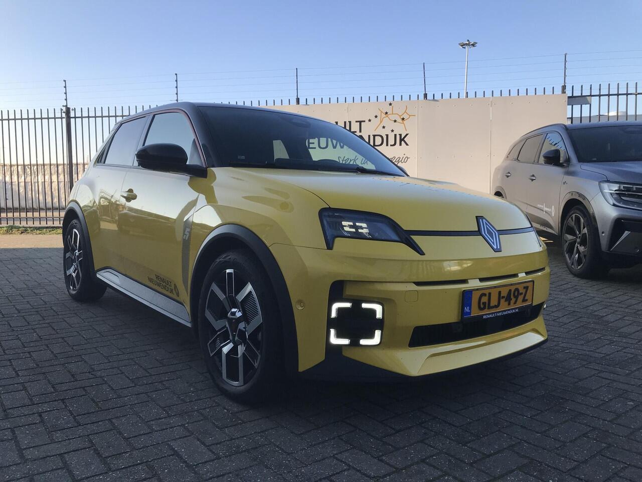 Renault 5 comfort range techno 52 kWh / PACK WINTER / HARMAN KARDON / PACK ADVANCED / ZWART DAK / VRAAG NAAR BESCHIKBAARHEID / DEMO ZUIDOOST / BTW AUTO