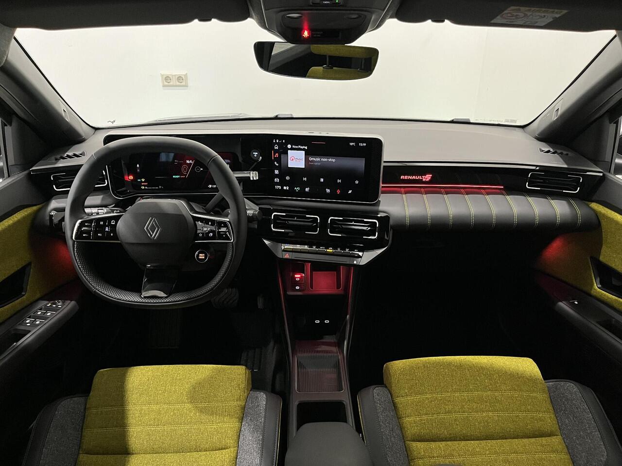 Renault 5 Urban Range Iconic Cinq 52 kWh | Harman Kardon | Pack Safety & Advanced Driving Assist | Adapter V2L, energie naar extern apparaat | Van: ¤36.859,- nu rijklaar voor: ¤ 35.359,-