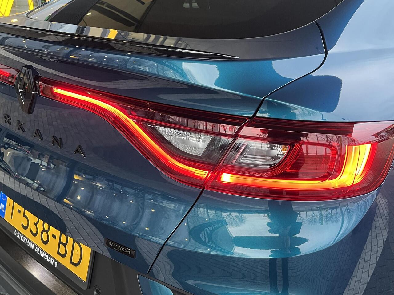 Renault Arkana 1.6 E-Tech hybrid 145 E-Tech engineered AUTOMAAT / PARKEERSENSOREN + CAMERA / LICHTMETAAL / STOEL + STUURVERWARMING / ADAPTIEVE CRUISE CONTROL / AFNEEMBARE TREKHAAK / GLAZEN DAK /DEALER ONDERHOUDEN!!