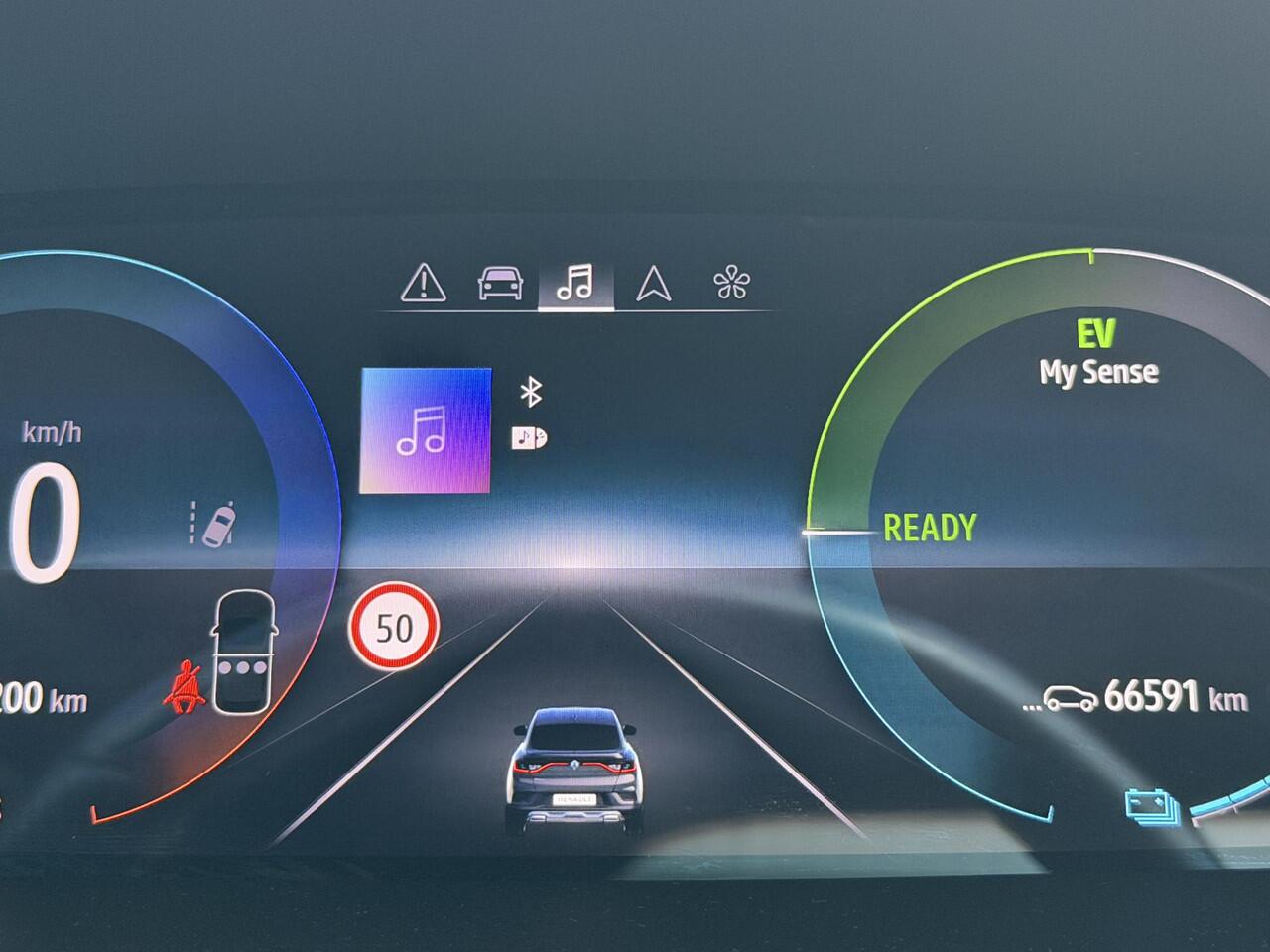 Renault Arkana 1.6 E-Tech Hybrid 145 R.S. Line / Pano / Clima / 360 Camera / Parkeer Assistent / stuur en stoel verwarming / Adaptive Cruise / Navi