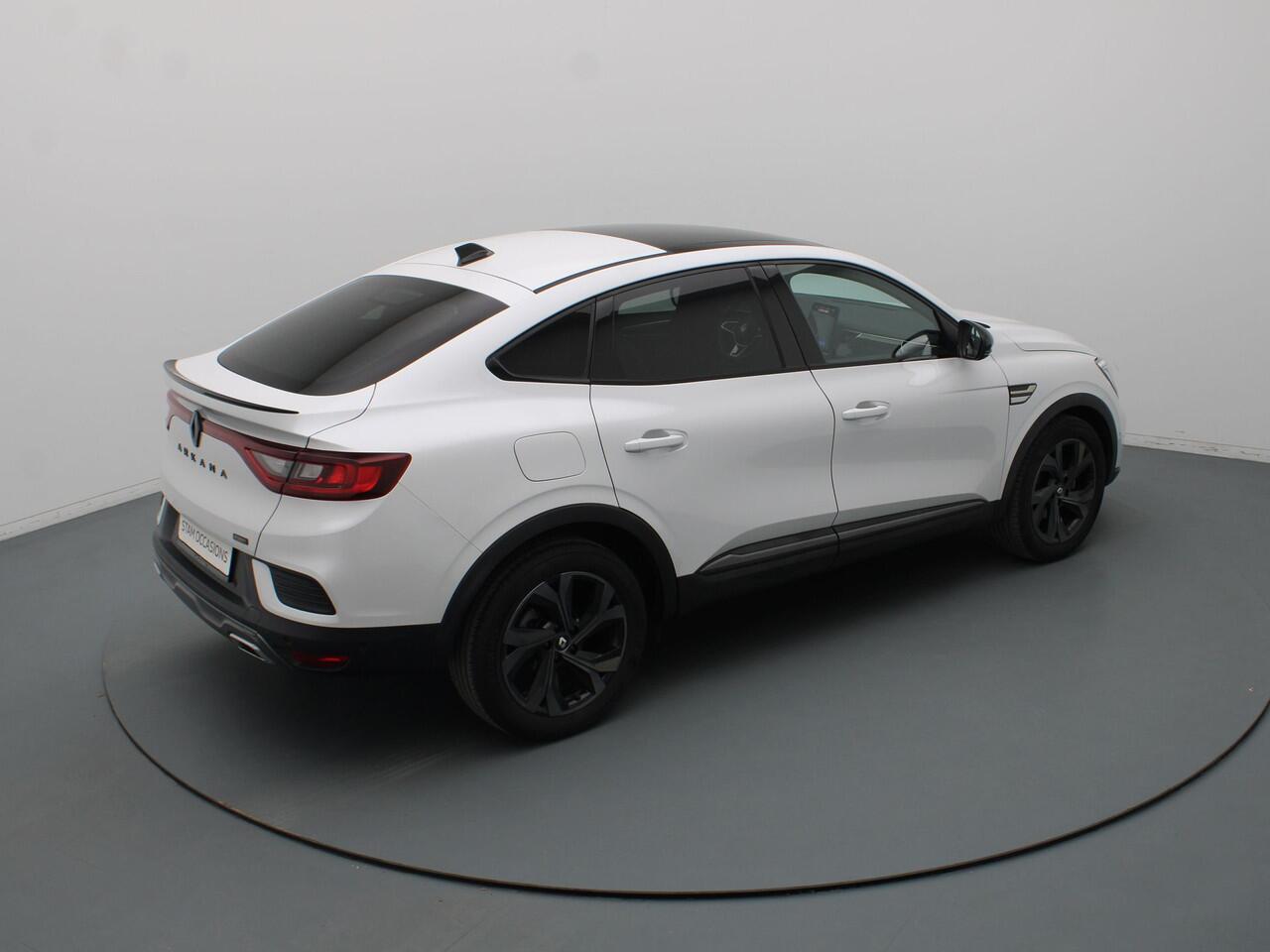 Renault Arkana 145pk E-Tech hybrid E-Tech engineered Automaat BOSE | Camera | Adapt. Cruise | Stoel-/stuurverw. | Panoramadak | Trekhaak