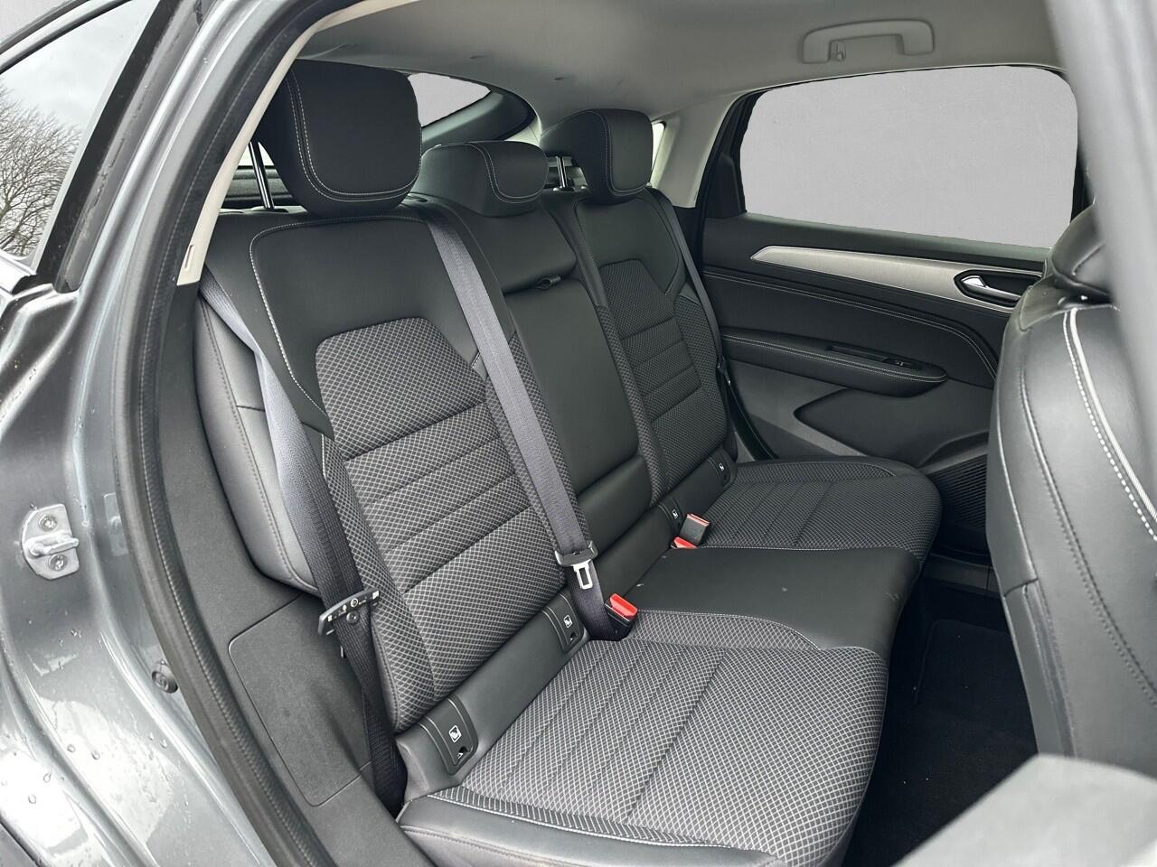 Renault Arkana 1.6 E-Tech Hybrid 145 Intens CAMERA / NAVI / ADAP CRUISE / STOEL&STUURVERW.