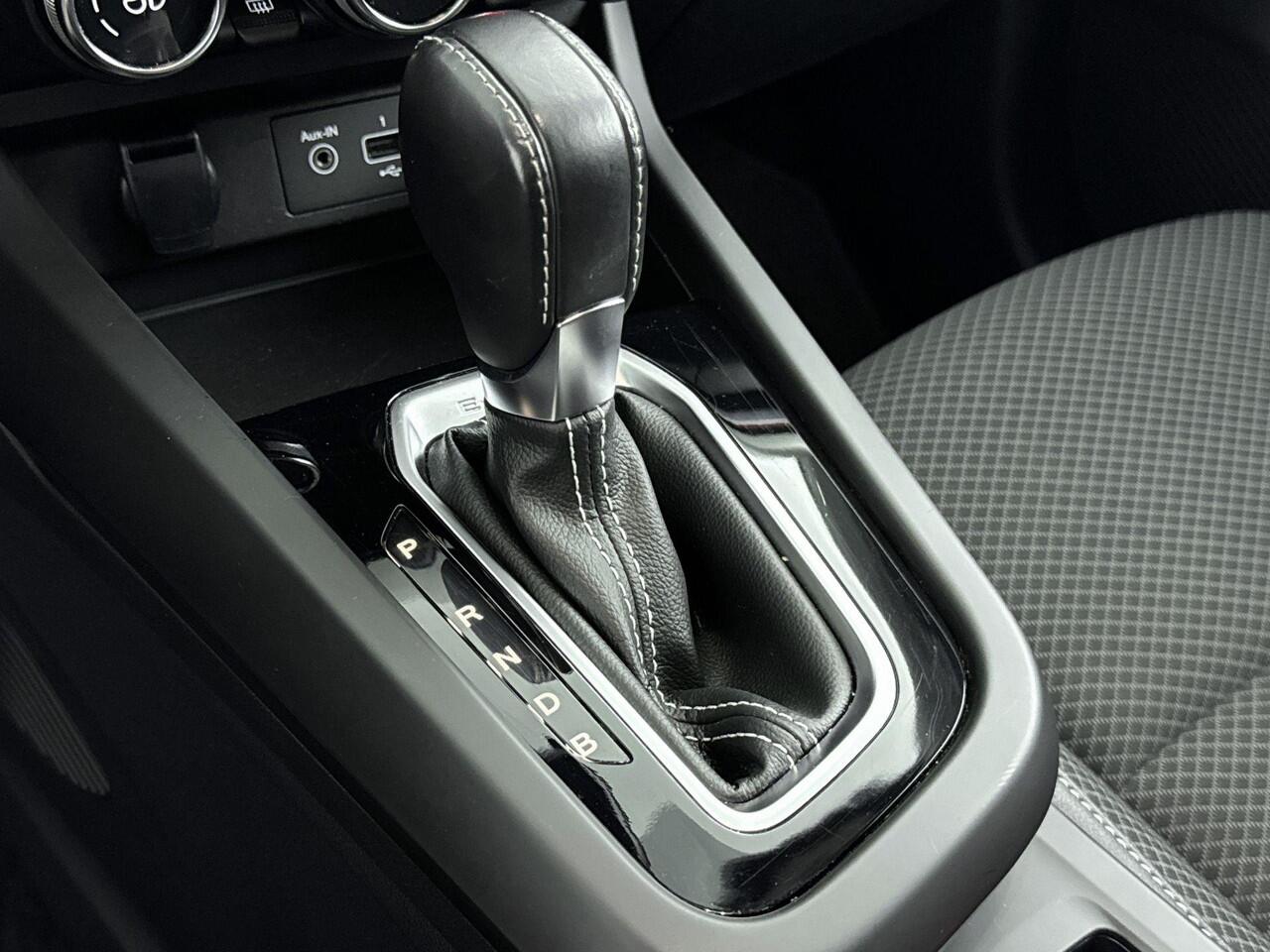 Renault Arkana 1.6 E-Tech Hybrid 145Pk Intens | Navigatie | Apple & Android Carplay | Parkeersensoren Voor & Achter | Achteruitrijcamera | Climate Control | Privacy Glass | Adaptieve Cruise Control & Snelheidsbegrenzer | Trekhaak |