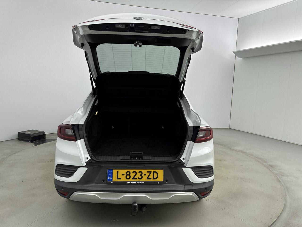 Renault Arkana 1.6 E-Tech Hybrid Intens 145PK | Sidesteps | Trekhaak | Achteruitrijcamera | Navigatie | Climate Control | Lichtmetalen velgen 18" | Apple CarPlay & Android Auto