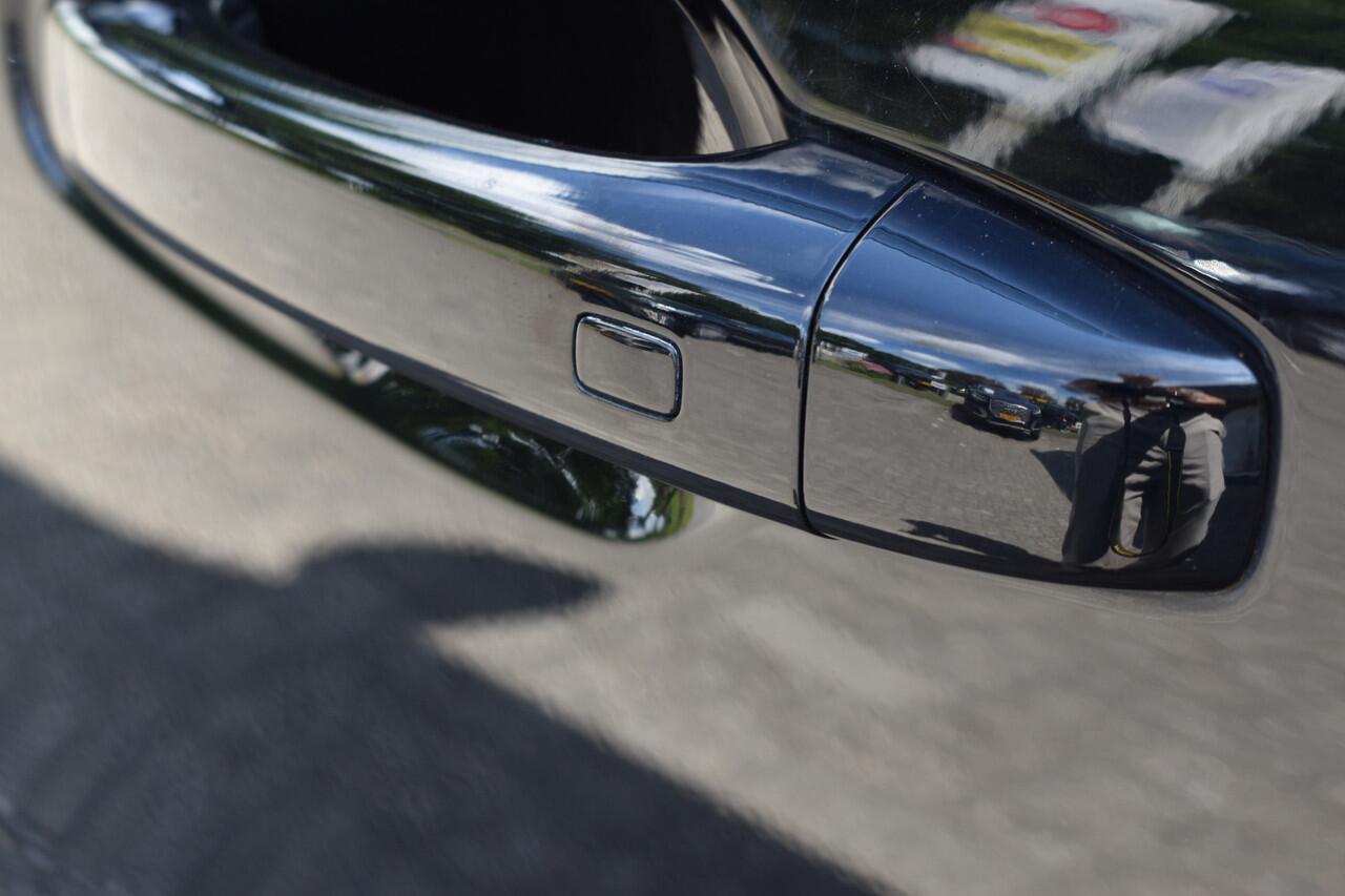 Renault Arkana 1.6 E-Tech Mild Hybrid 145 R.S. Line Automaat / Keyless / Trekhaak / 18'' LM / Parkeerhulp / Leder