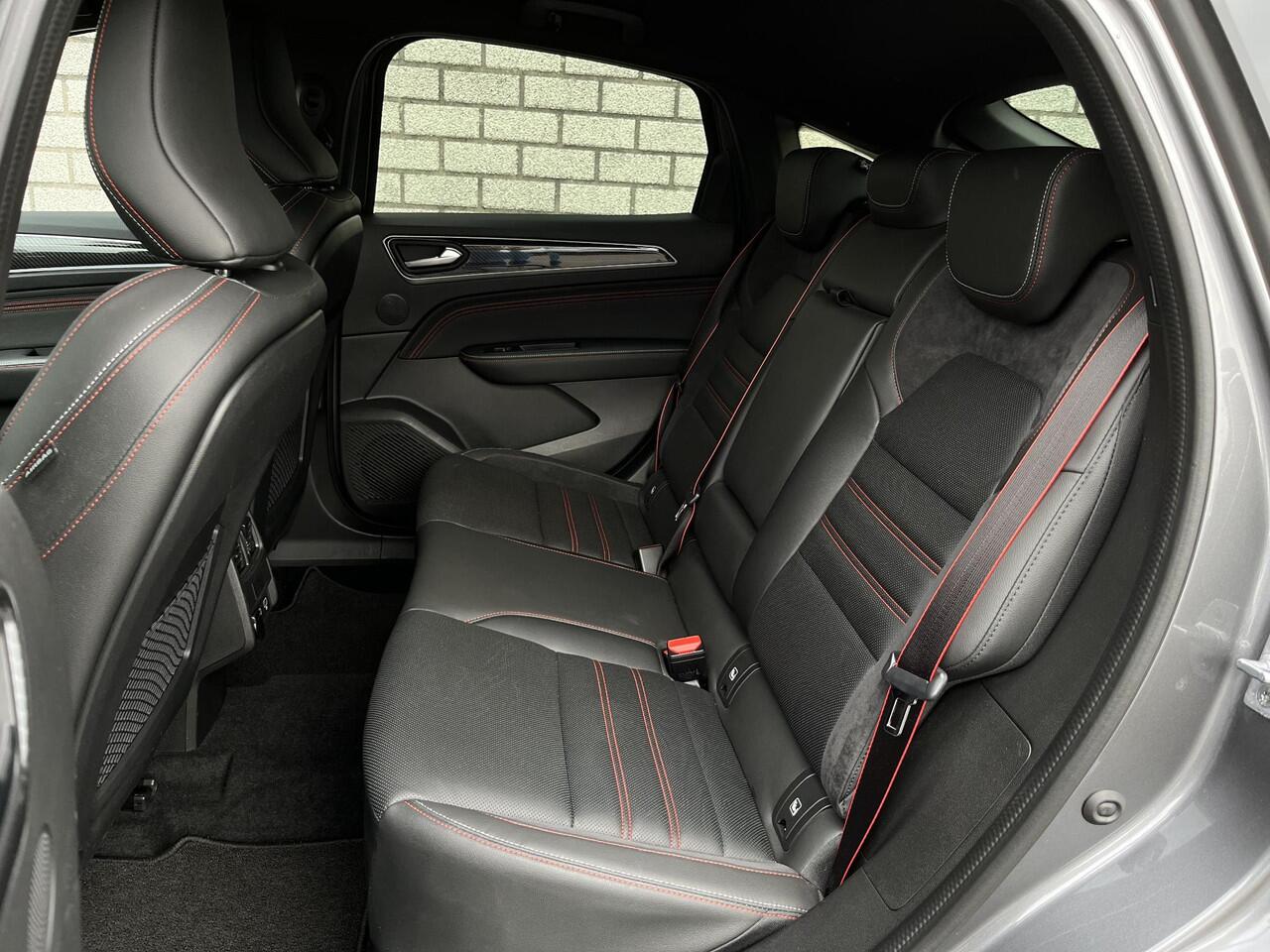 Renault Arkana 1.6 E-Tech Hybrid 145 R.S. Line | Afneembare Trekhaak | All-Season banden | Stoelverwarming | Achteruitrijcamera