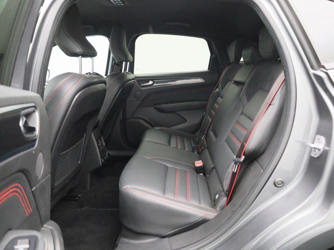 Renault Arkana 1.6 E-Tech Hybrid 145 R.S. Line | Lederen Bekleding | Adaptieve Cruise Control | Stoel- & Stuurwielverwarming | Camera | Blind Spot Warning | PDC Rondom | Elektrisch Verstelbare Stoelen | Keyless | LED Pure Vision | Apple Carplay & Android Auto