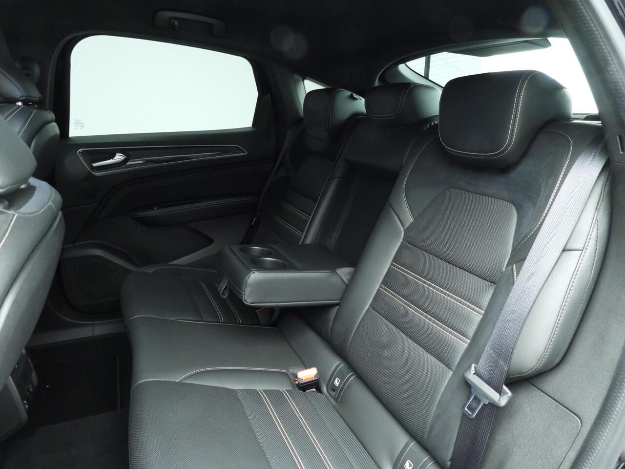 Renault Arkana 1.6 E-Tech hybrid 145 E-Tech engineered | Leder | Sportstoelen | Carbon interieurlijst | Camera