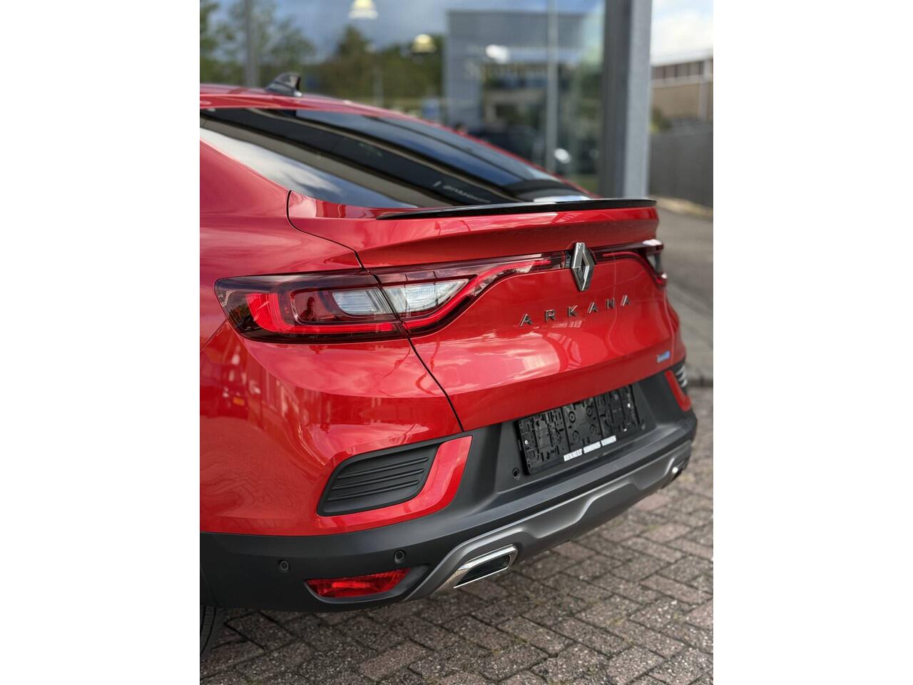 Renault Arkana 1.6 E-Tech Hybrid 145 R.S. Line Afn. Trekhaak - Adaptive Cruise - Lederen bekl - Stoel + stuur verwarming