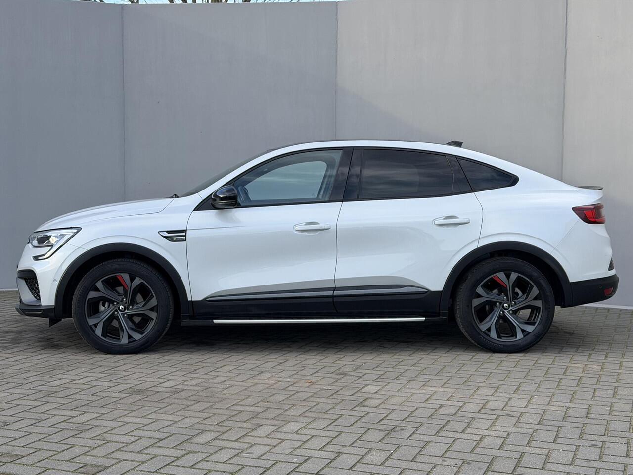 Renault Arkana 1.6 E-Tech Hybrid 145 R.S. Line / Trekhaak (760KG) / Dealer Onderhouden / Adaptive Cruise Control / Camera / Lederen Bekleding / Stoel-/Stuurwiel Verwarming / Spoiler / Zwart Dak / DAB /