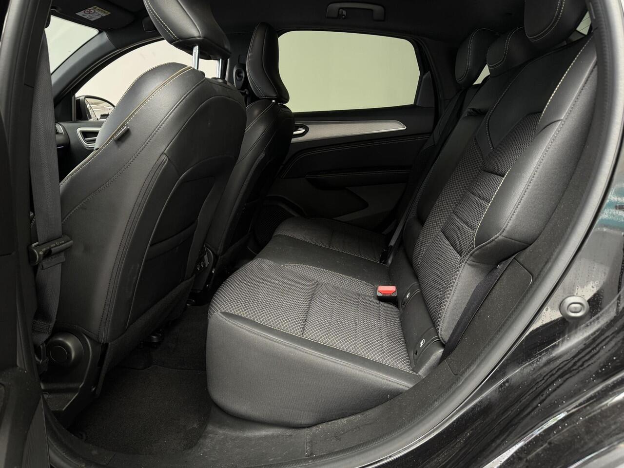 Renault Arkana 1.6 E-Tech full hybrid 145 techno | Navigatie | Camera | Lichtmetalen velgen 18" |