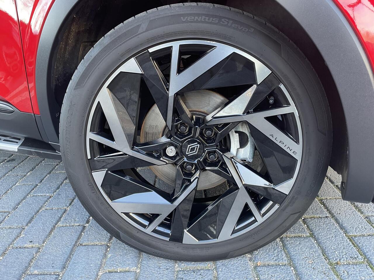 Renault Arkana 1.6 E-Tech full hybrid 145 esprit Alpine Renault Arkana 1.6 E-Tech hybrid 145 esprit Alpine / BOSE SOUND SYSTEM / ELEKTRISCH BEDIENBAAR SCHUIF- KANTELDAK / PACK WINTER