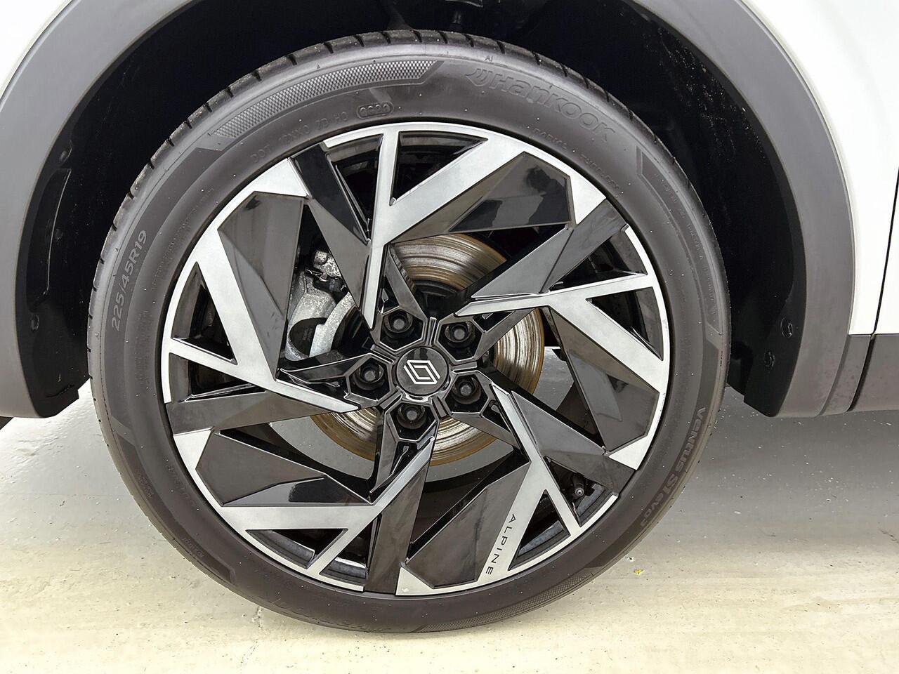 Renault Arkana 1.6 E-Tech Full Hybrid Esprit Alpine 145PK | Automaat | Schuif-/Kanteldak | Stoel- en Stuurverwarming | 19'' Inch Velgen | Apple CarPlay & Android Auto