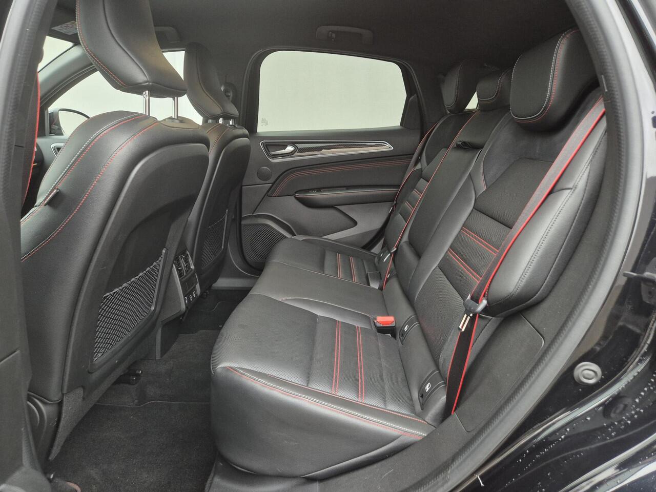 Renault Arkana 1.3 TCe 140 R.S. Line Automaat / Dealer onderhouden / Adaptief CC / Stuur-en Stoelverwarming / Achteruitrijcamera / Apple Carplay Android Auto / Keyless Entry/Start /