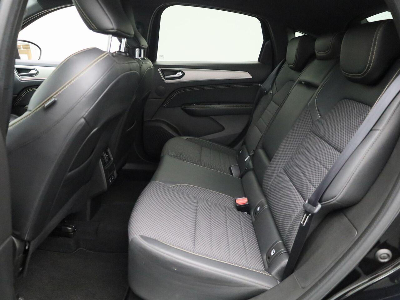 Renault Arkana E-Tech full hybrid 145 Techno | Automaat | Climate Control | Easy Link Navigatie met Apple Carplay & Android Auto | Navigatie | 18' Inch Lichtmetalen Velgen | Adaptive Cruise Control |