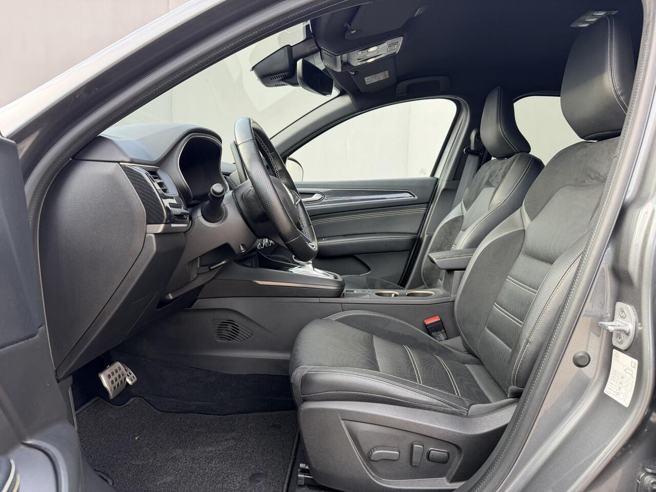 Renault Arkana 1.6 E-Tech hybrid 145 E-Tech engineered / Automaat / Dealer Onderhouden / Navigatie / Adaptieve Cruise / Camera / Lederen & Alcantara Bekleding / Apple Carplay & Android Auto / Volledig Digitaal Display /