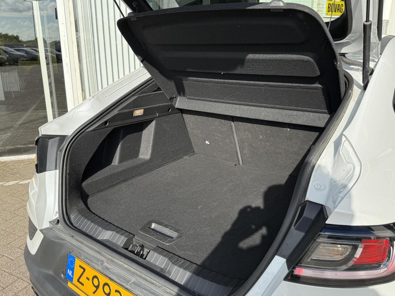 Renault Arkana 1.6 E-Tech full hybrid 145 esprit Alpine | NAP | Bose Audio | Panoramadak | Stoel & stuur verwarming | Elektrisch verstelbare voorstoelen | 360 graden camera |