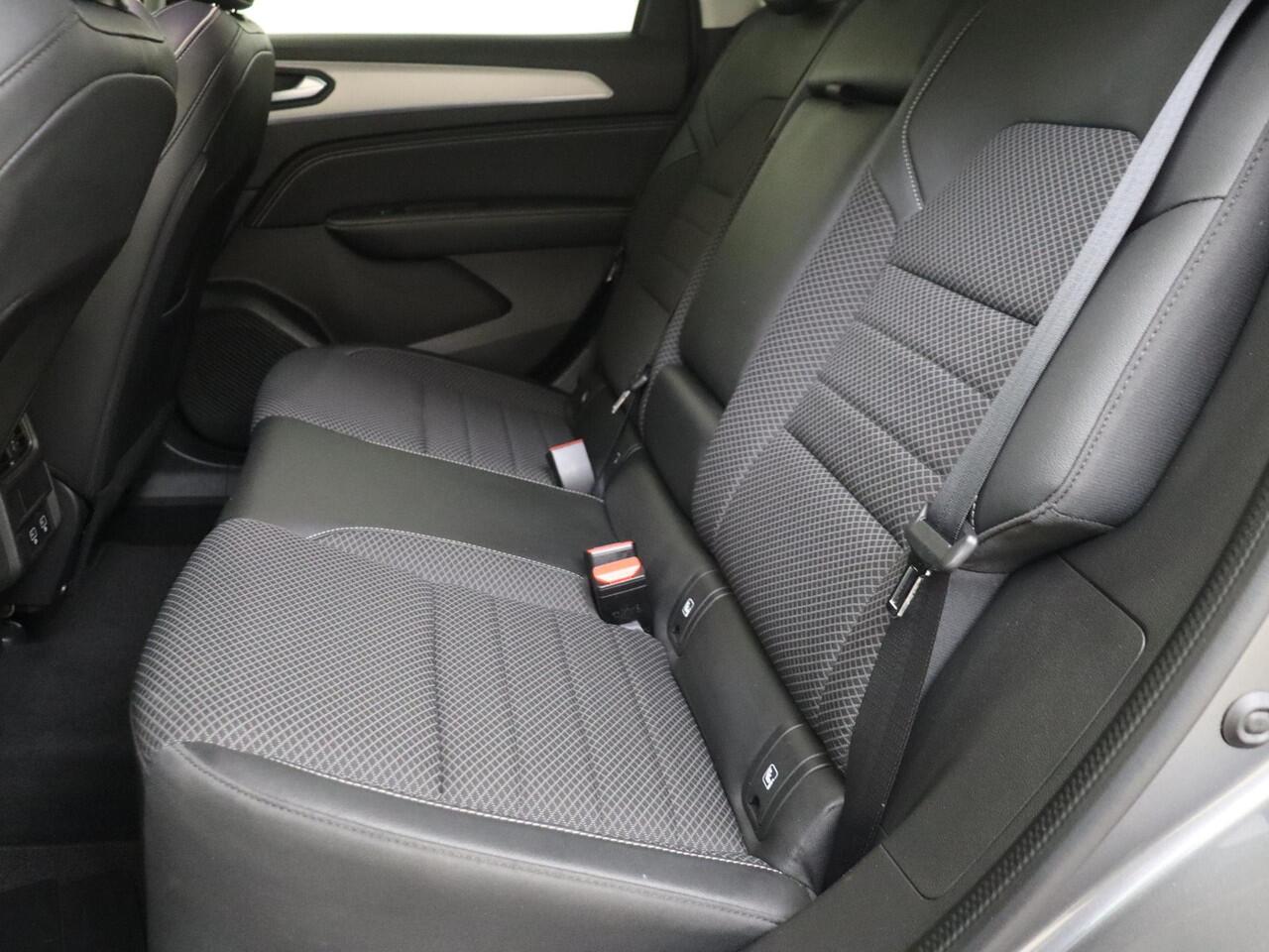 Renault Arkana 1.6 E-Tech Hybrid 145PK Intens | Navigatie | Achteruitrijcamera | Climate Control | LED Koplampen | Lichtmetalen velgen 18"