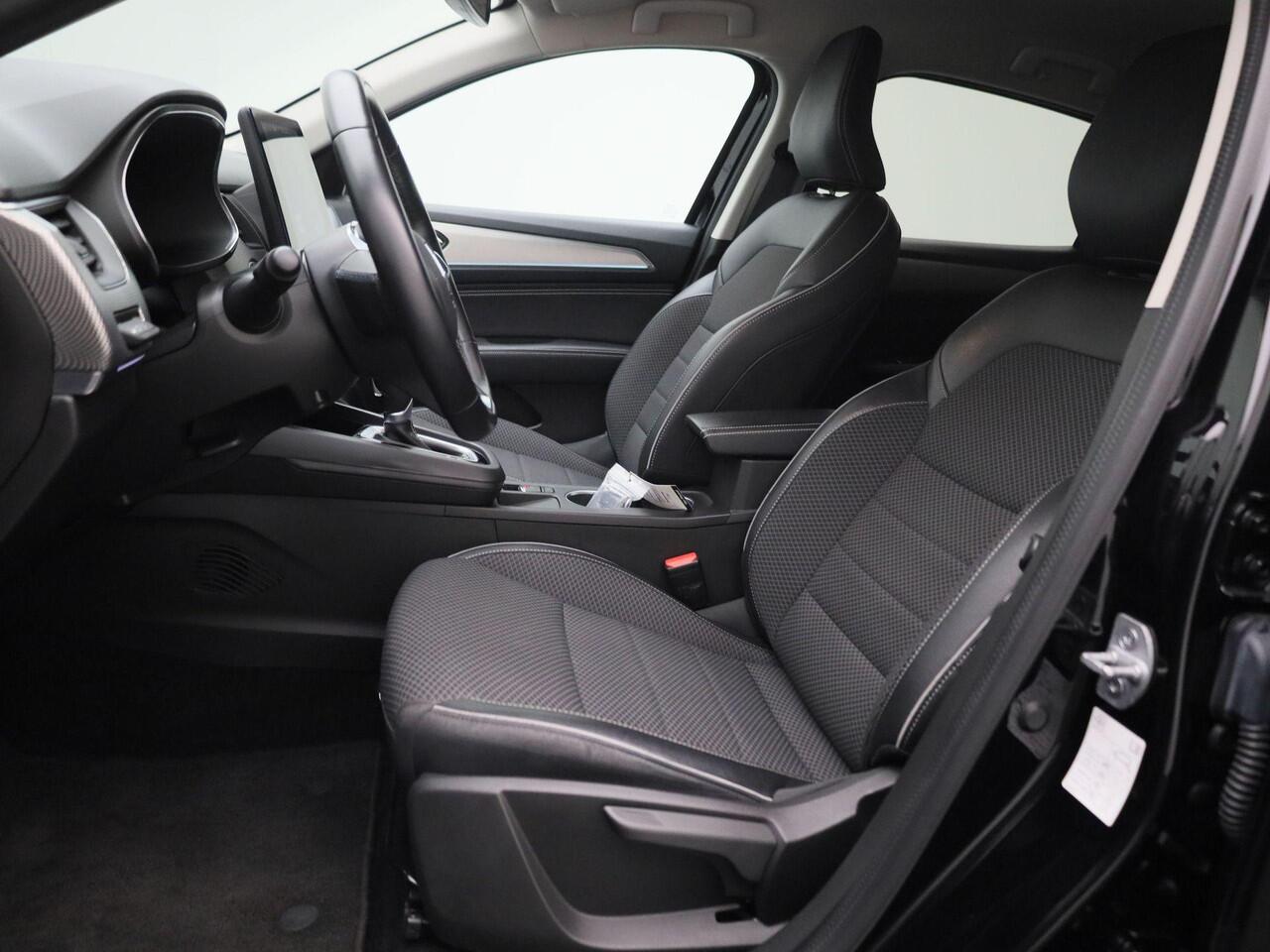 Renault Arkana E-Tech Hybrid 145 Intens | Easy Link Navigatie met Apple CarPlay & Android Auto | Parkeersensoren v+a met camera achter | Climate Control | Metaalkleur | Adaptive Cruise Control |