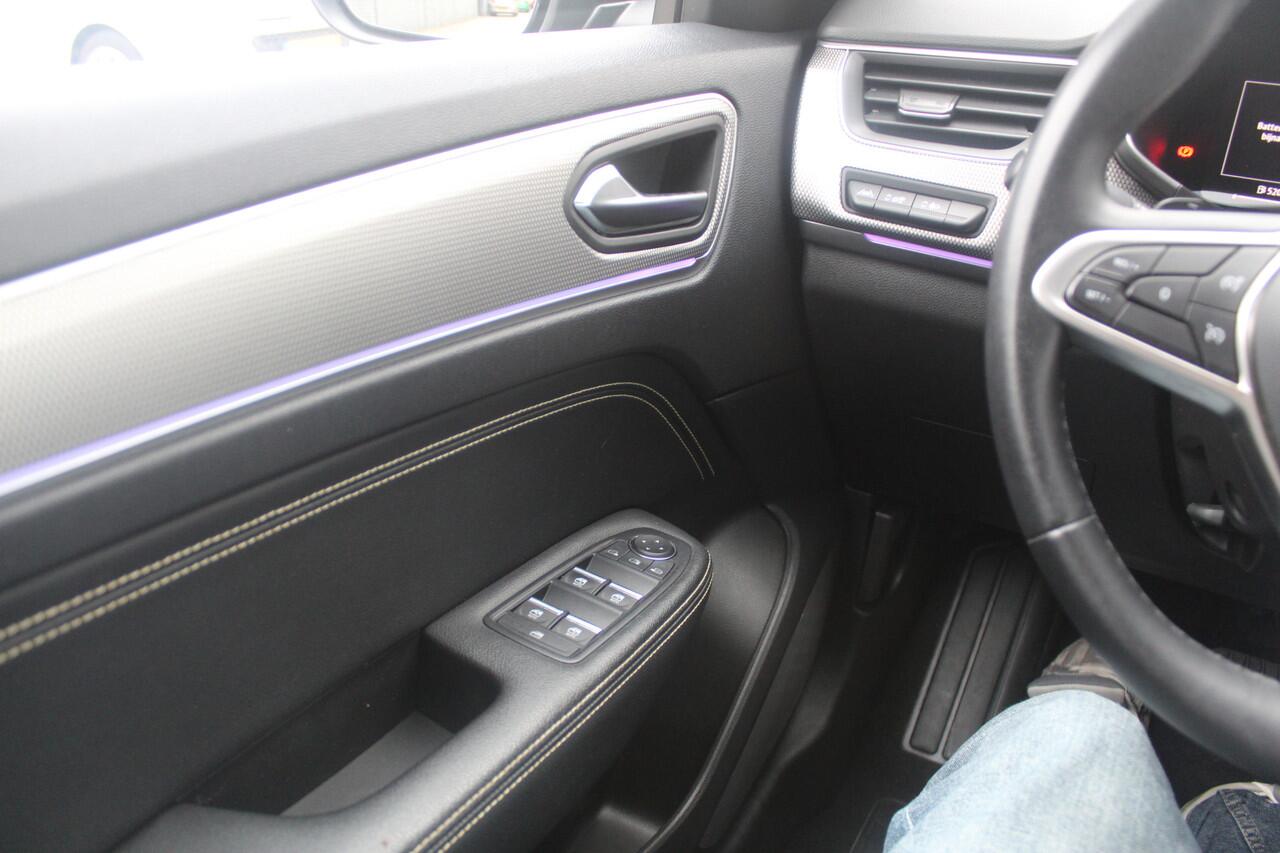 Renault Arkana 1.3 TCe 140 RS line Mild hybrid Panorama dak l Sfeerverlichting l Parkeercamera achter l Parkeersensoren voor en achter l Apple carplay / Android auto VDL auto