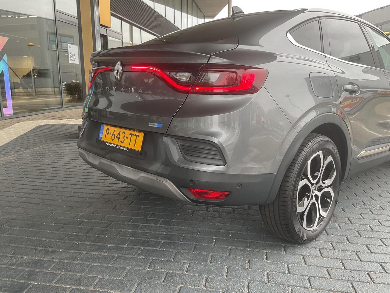 Renault Arkana 1.6 E-Tech Hybrid 145 Intens AUTOMAAT / PARKEERSENSOREN + CAMERA / LICHTMETAAL / CLIMATE CONTROL / ADAPTIEVE CRUISE CONTROL / DEALER ONDERHOUDEN!!