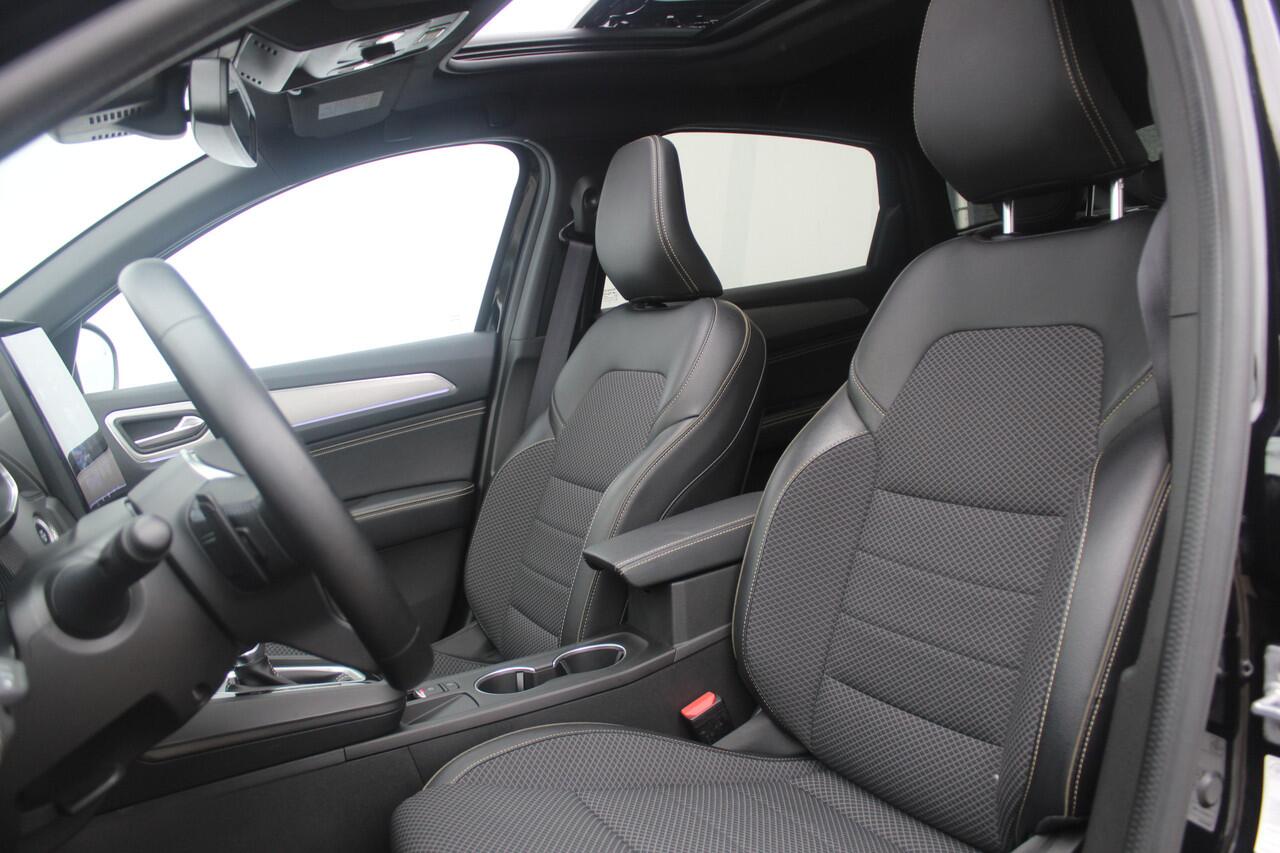 Renault Arkana 1.3 TCe 140 RS line Mild hybrid Panorama dak l Sfeerverlichting l Parkeercamera achter l Parkeersensoren voor en achter l Apple carplay / Android auto VDL auto