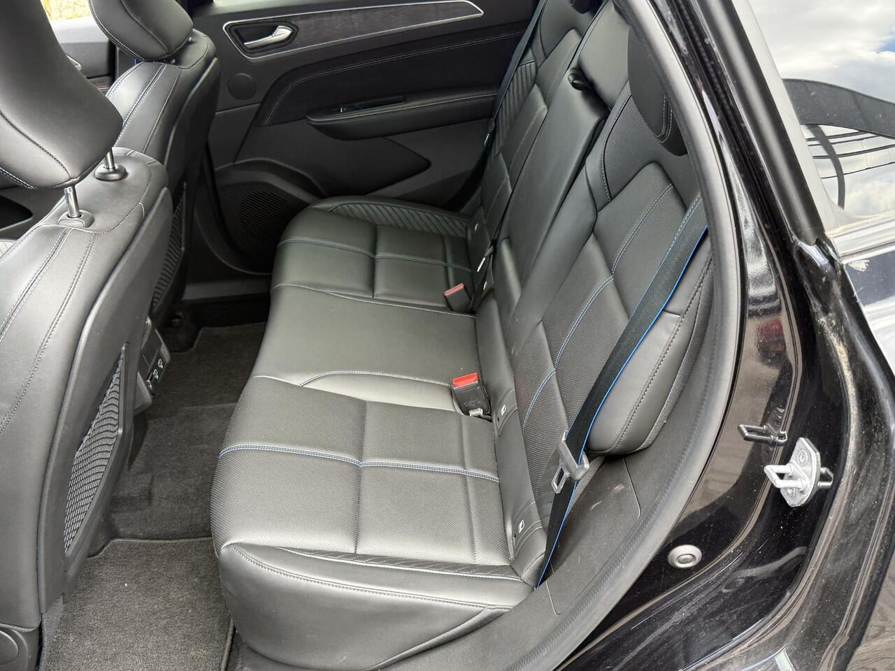 Renault Arkana 1.6 E-Tech Hybrid Esprit Alpine | Open Dak | Winter Pack | 360" Camera | Adap. Cruise | Elek. Stoelen! (NIEUW MODEL)